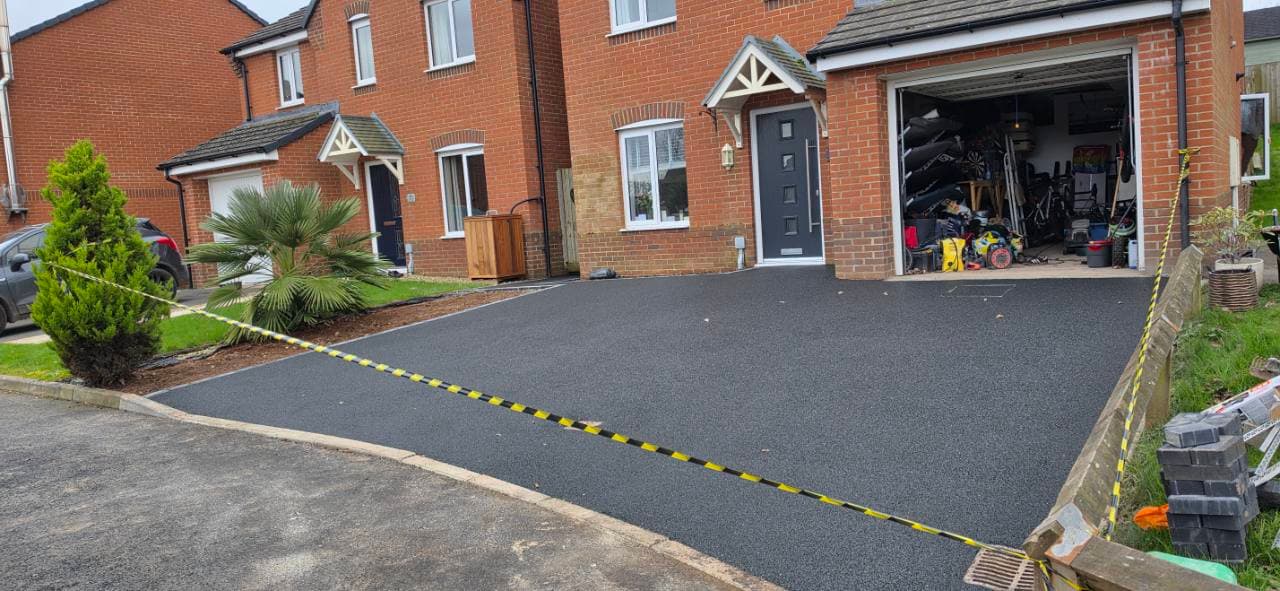New The Met resin bound driveway at the front of the property